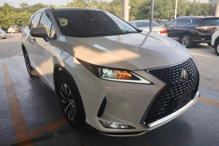 Used Lexus RX 2020 Revised Version 300 Two-Wheel Drive Comfort Edition Front Right 45 Deg