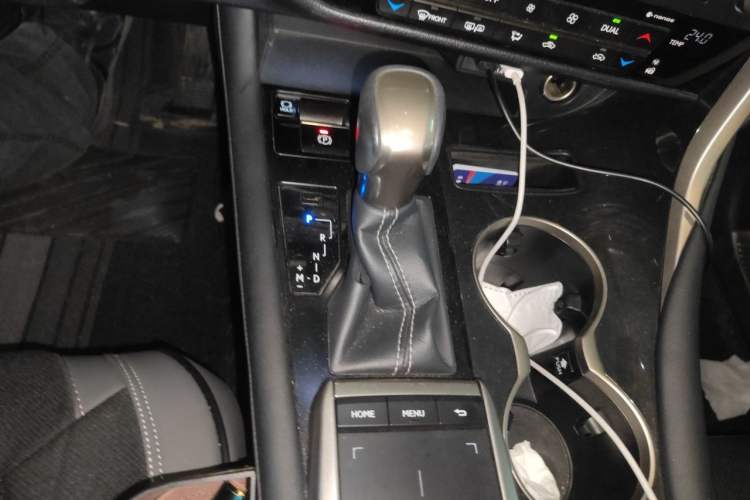 Used Lexus RX 2020 Revised Version 300 Two-Wheel Drive Elite Edition Gear Lever