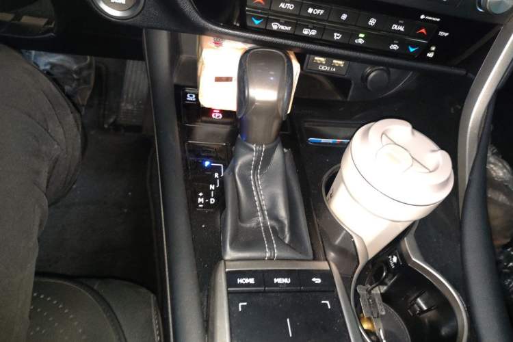 Used Lexus RX 2020 300 Two-Wheel Drive Elite Version China V Standard Gear Lever