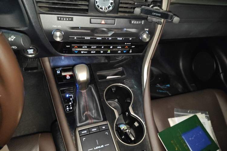 Used Lexus RX 2020 300 Two-Wheel Drive Comfort Edition China VI Standard Gear Lever
