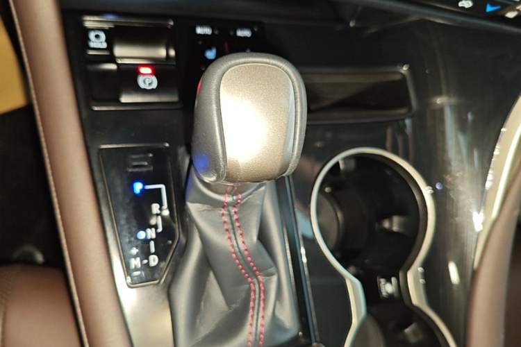 Used Lexus RX 2020 Facelifted 300 4x4 Elegant Edition Gear Lever