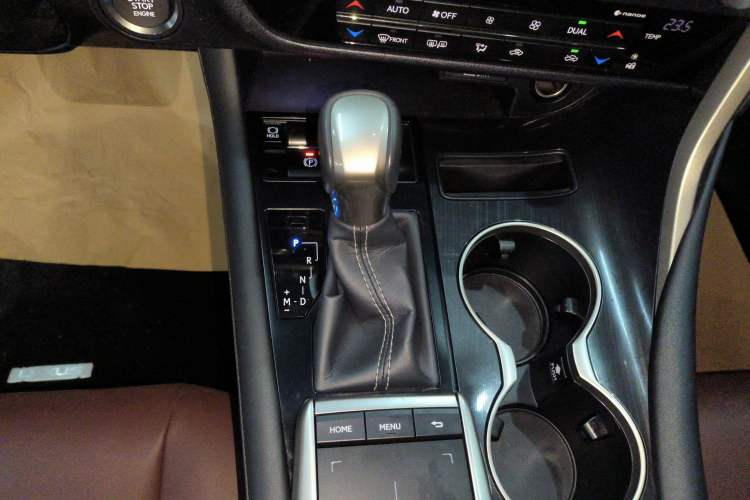 Used Lexus RX 2020 300 Two-Wheel Drive Elite Edition China VI Standard Gear Lever