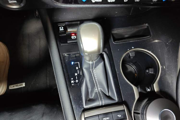 Used Lexus RX 2020 Revised Version 300 Two-Wheel Drive Elite Edition Gear Lever