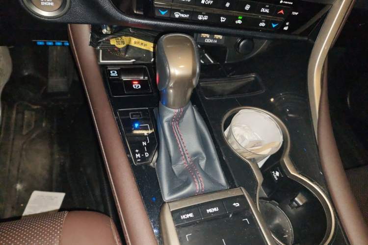 Used Lexus RX 2020 300 4x4 Elegant Edition China VI Gear Lever