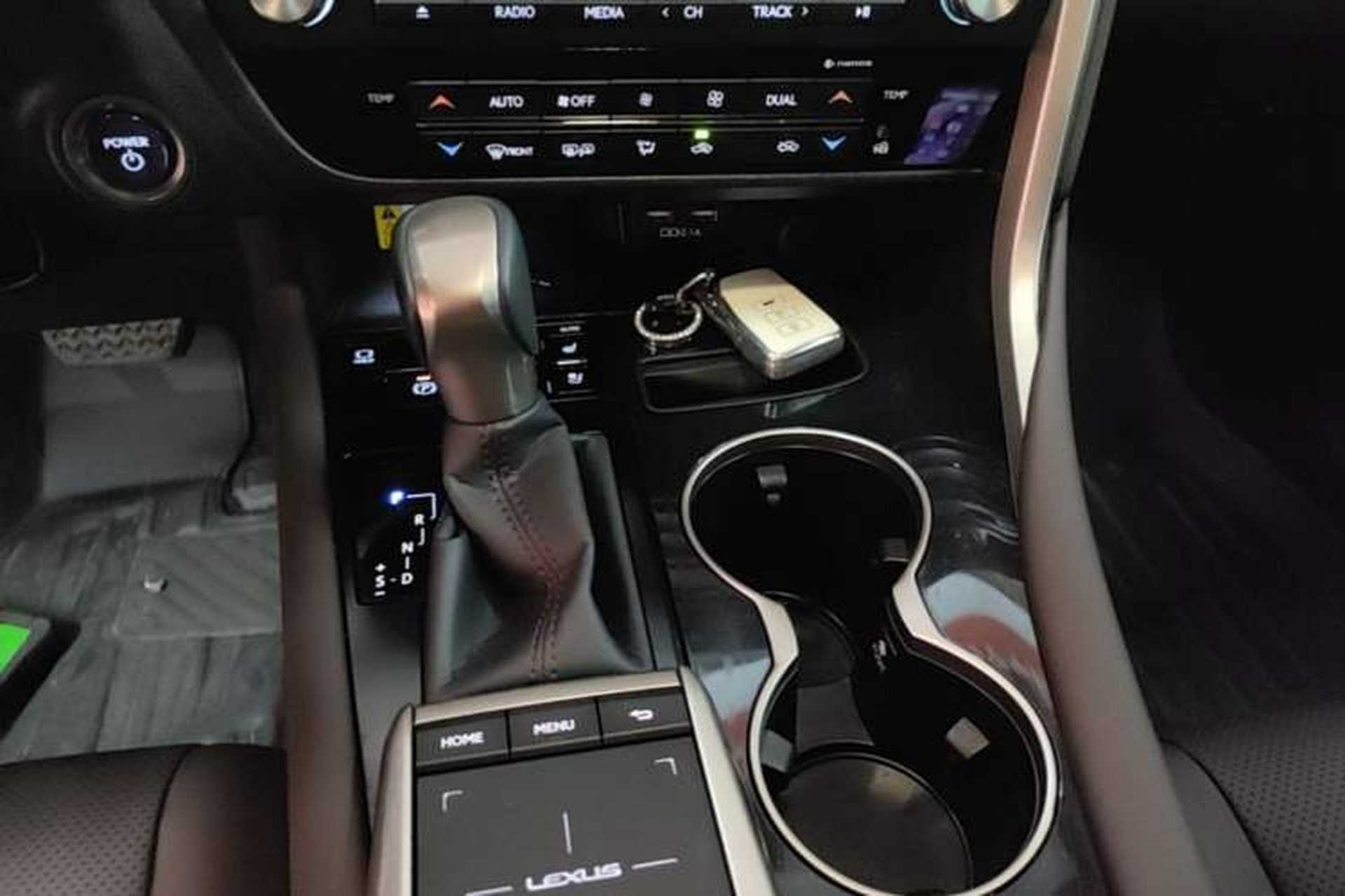 Used Lexus RX 2020 Revised Version 450h Four-Wheel Drive Elegant Edition Gear Lever