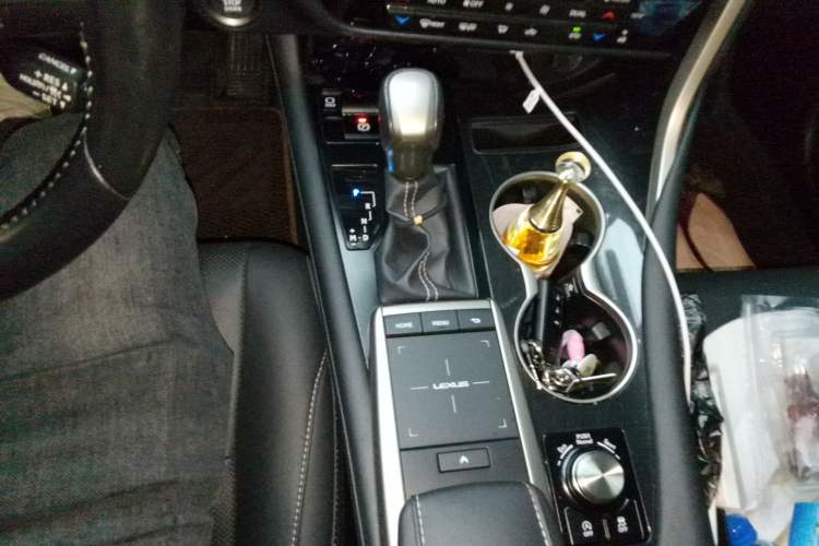 Used Lexus RX 2020 Facelifted 300 4x4 Elegant Edition Gear Lever