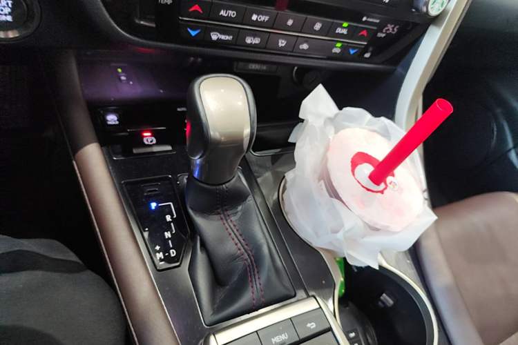Used Lexus RX 2020 Revised Version 300 Two-Wheel Drive Comfort Edition Gear Lever
