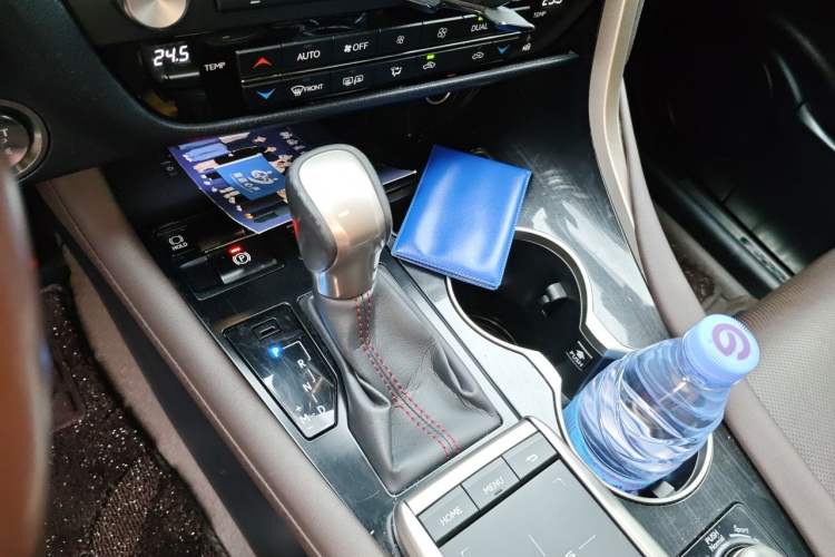 Used Lexus RX 2020 Revised Version 300 Two-Wheel Drive Comfort Edition Gear Lever
