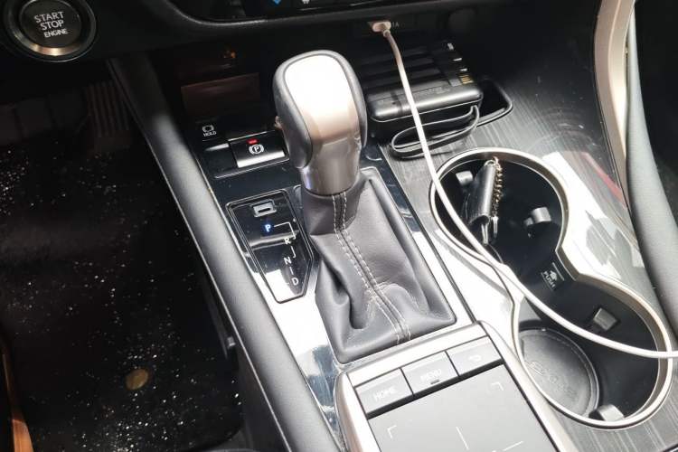 Used Lexus RX 2020 Revised Version 300 Two-Wheel Drive Elite Edition Gear Lever