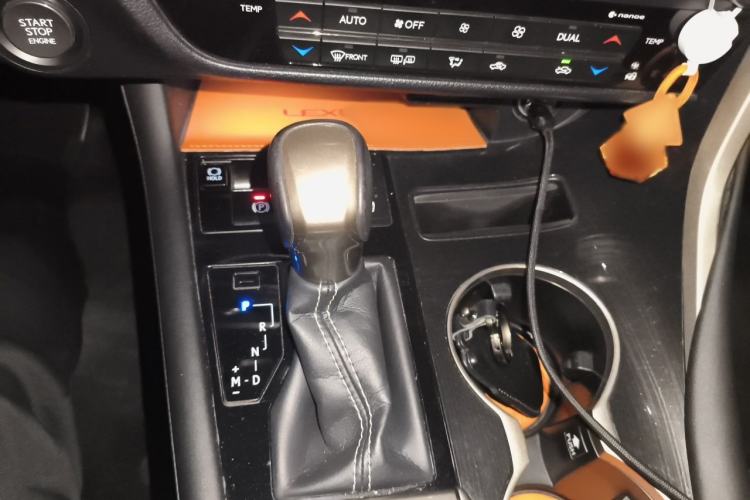 Used Lexus RX 2020 Revised Version 300 Two-Wheel Drive Elite Edition Gear Lever