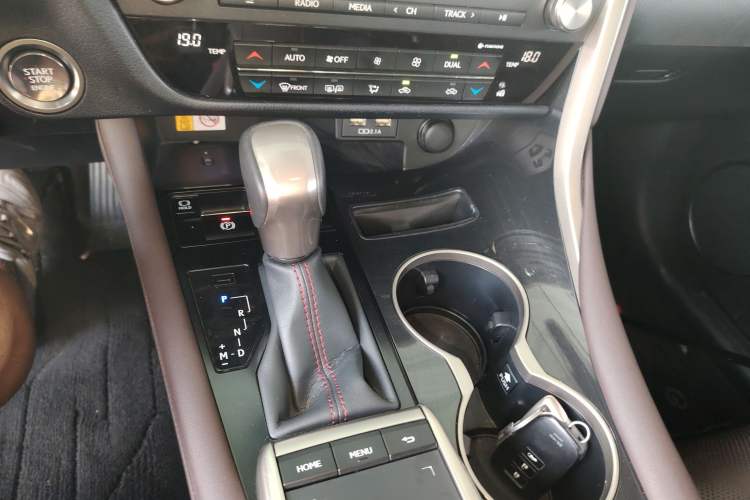 Used Lexus RX 2020 Revised Version 300 Two-Wheel Drive Comfort Edition Gear Lever