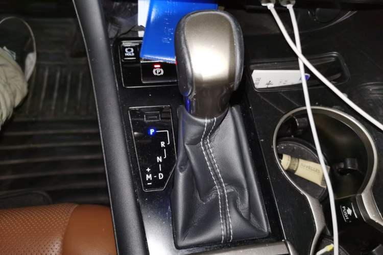 Used Lexus RX 2020 Revised Version 300 Two-Wheel Drive Elite Edition Gear Lever