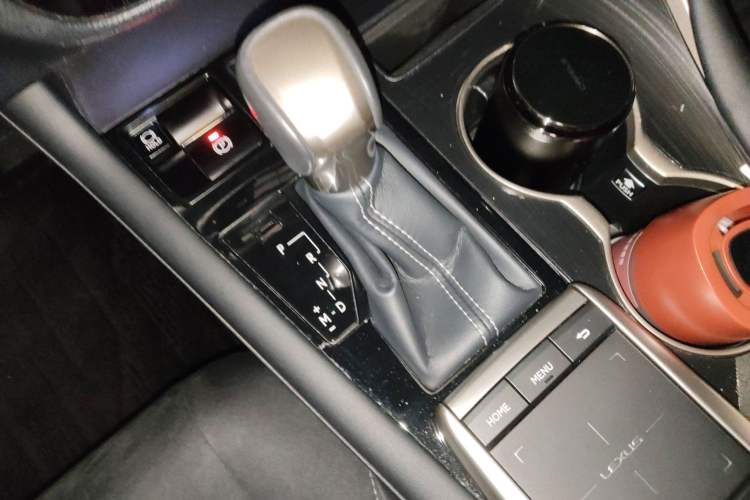 Used Lexus RX 2020 Revised Version 300 Two-Wheel Drive Elite Edition Gear Lever