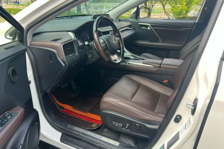 Used Lexus RX 2020 Facelifted 300 4x4 Elegant Edition Interior 2