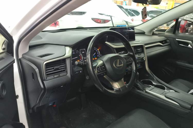 Used Lexus RX 2020 Revised Version 300 Two-Wheel Drive Elite Edition Interior 2
