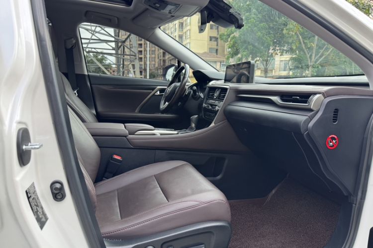 Used Lexus RX 2020 Facelifted 300 4x4 Elegant Edition Interior 2