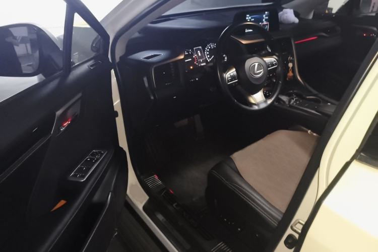 Used Lexus RX 2020 Revised Version 300 Two-Wheel Drive Elite Edition Interior 3