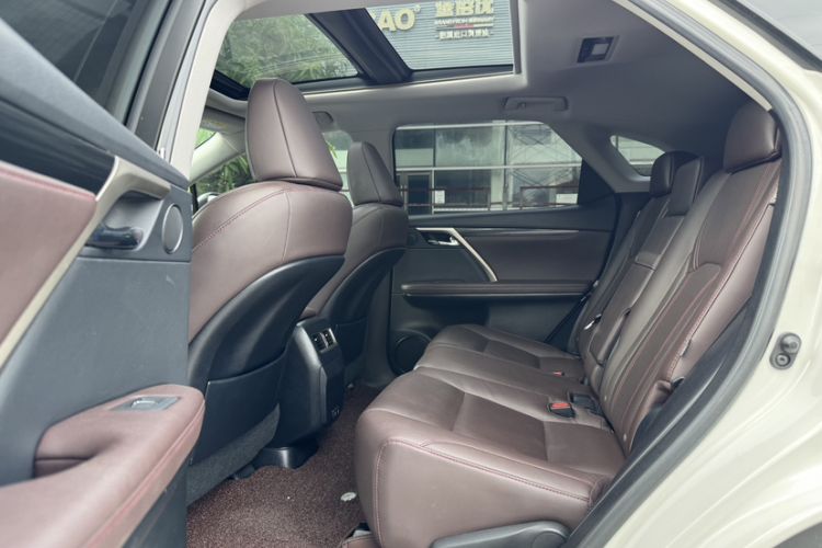 Used Lexus RX 2020 Facelifted 300 4x4 Elegant Edition Interior 4