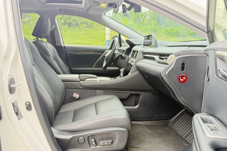 Used Lexus RX 2020 Revised Version 300 Two-Wheel Drive Elite Edition Interior 5