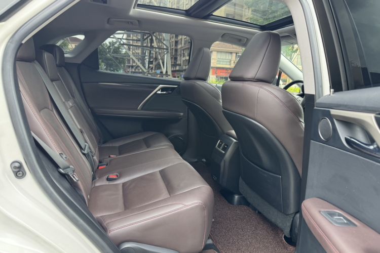 Used Lexus RX 2020 Facelifted 300 4x4 Elegant Edition Interior 5