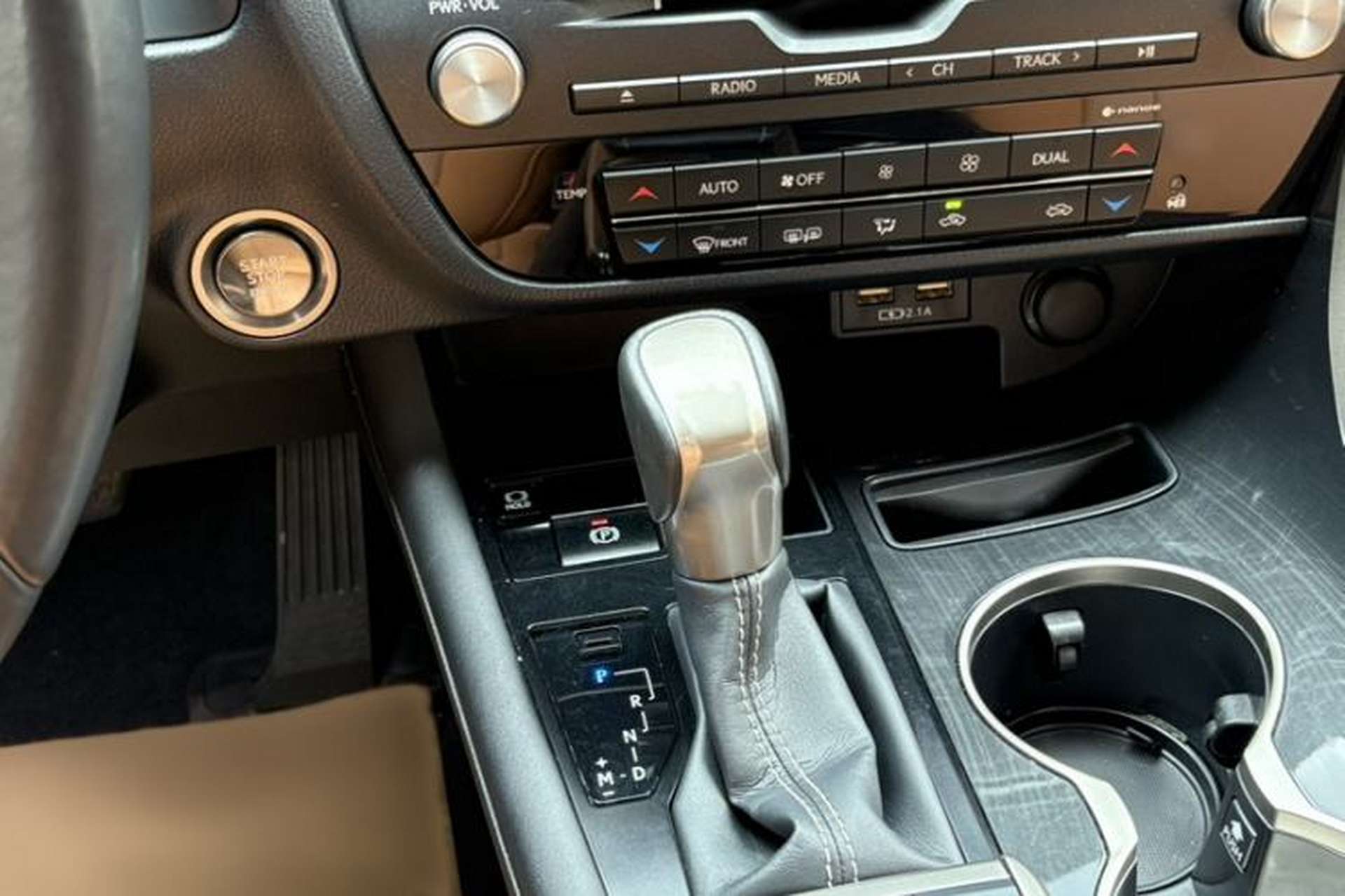 Used Lexus RX 2020 Revised Version 300 Two-Wheel Drive Elite Edition Interior 6