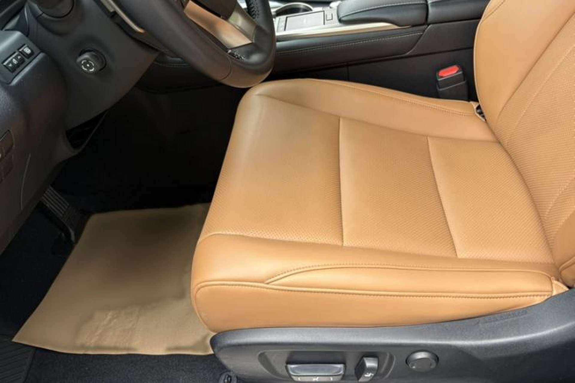 Used Lexus RX 2020 Revised Version 300 Two-Wheel Drive Elite Edition Left Front Seat