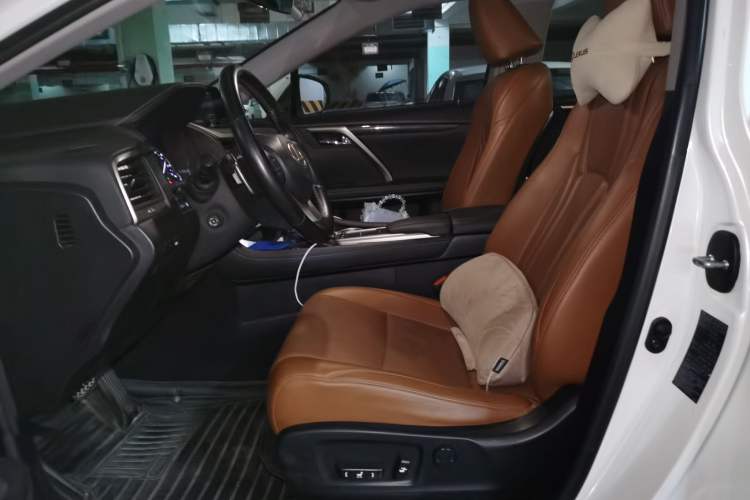 Used Lexus RX 2020 Revised Version 300 Two-Wheel Drive Elite Edition Left Front Seat