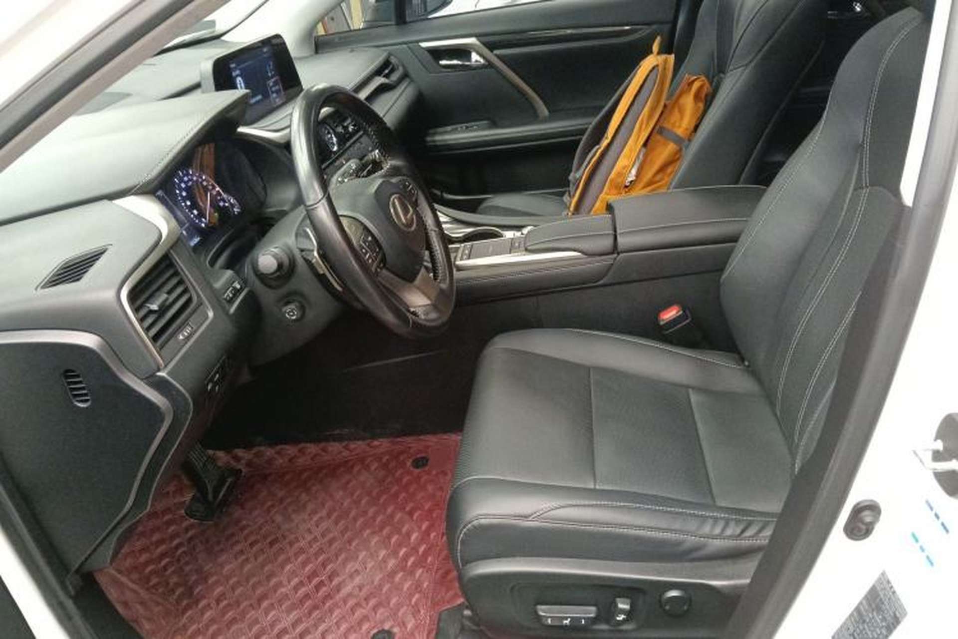 Used Lexus RX 2020 300 4x4 Elegant Edition China VI Left Front Seat