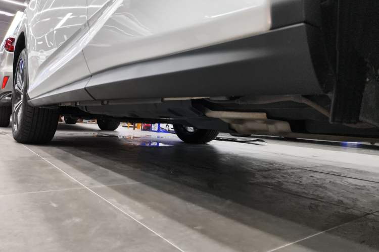 Used Lexus RX 2020 Facelifted 300 4x4 Elegant Edition Left Side Sill