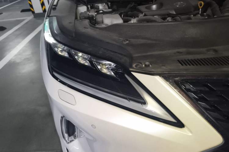 Used Lexus RX 2020 Revised Version 300 Two-Wheel Drive Elite Edition Right Front Headlight