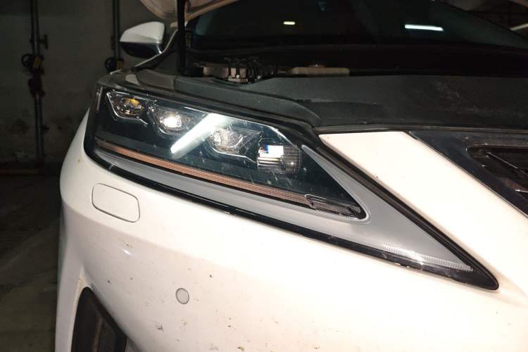Used Lexus RX 2020 Revised Version 450h Four-Wheel Drive Elegant Edition Right Front Headlight