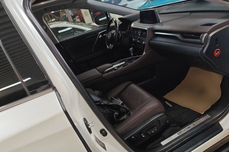 Used Lexus RX 2020 Facelifted 300 4x4 Elegant Edition Right Front Seat