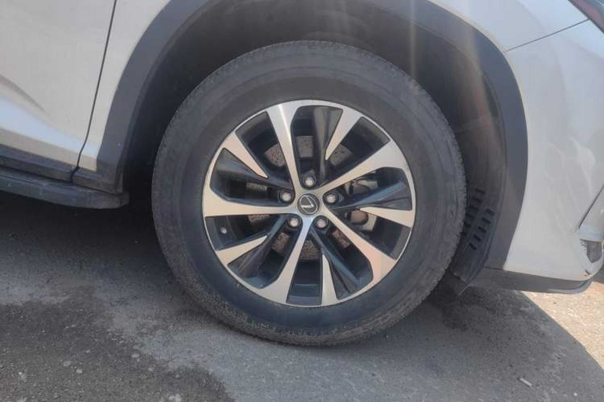 Used Lexus RX 2020 300 Two-Wheel Drive Elite Edition China VI Standard Right Front Wheel Hub