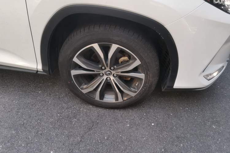 Used Lexus RX 2020 Facelifted 300 4x4 Elegant Edition Right Front Wheel Hub