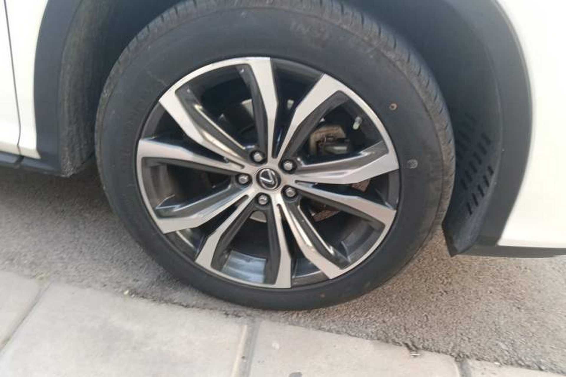 Used Lexus RX 2020 Facelifted 300 4x4 Elegant Edition Right Front Wheel Hub