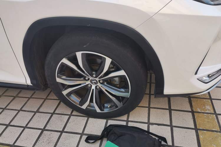 Used Lexus RX 2020 300 4x4 Elegant Edition China VI Right Front Wheel Hub