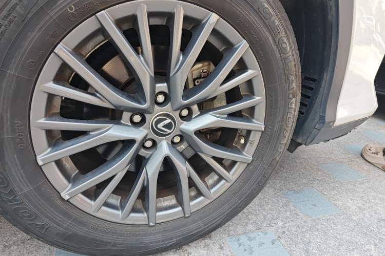Used Lexus RX 2020 Revised Version 300 Two-Wheel Drive Comfort Edition Right Front Wheel Hub