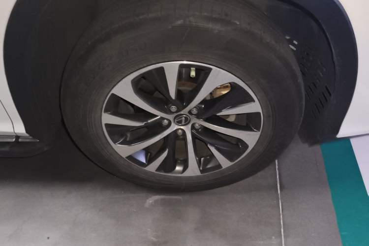 Used Lexus RX 2020 Revised Version 300 Two-Wheel Drive Elite Edition Right Front Wheel Hub