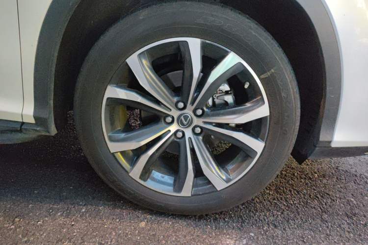 Used Lexus RX 2020 Facelifted 300 4x4 Elegant Edition Right Front Wheel Hub