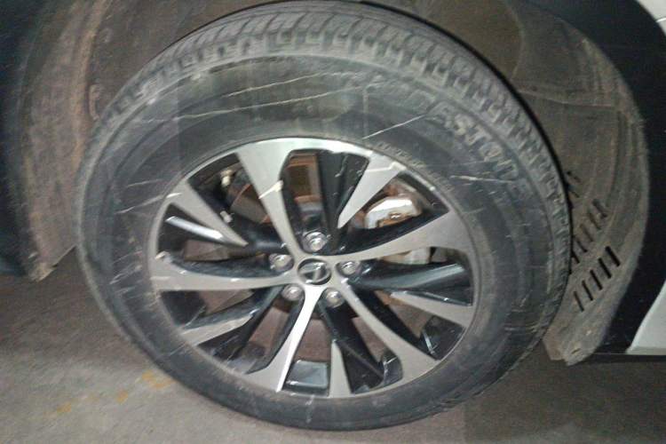 Used Lexus RX 2020 300 Two-Wheel Drive Elite Edition China VI Standard Right Front Wheel Hub