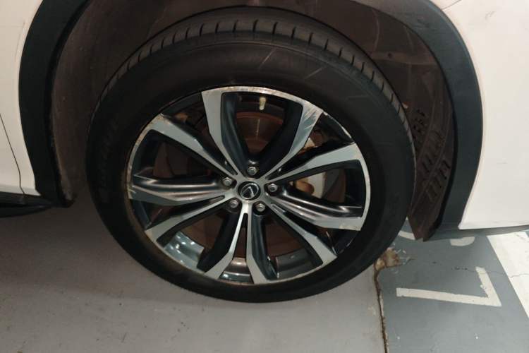 Used Lexus RX 2020 Facelifted 300 4x4 Elegant Edition Right Front Wheel Hub