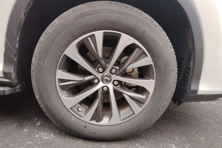Used Lexus RX 2020 300 Two-Wheel Drive Elite Edition China VI Standard Right Front Wheel Hub
