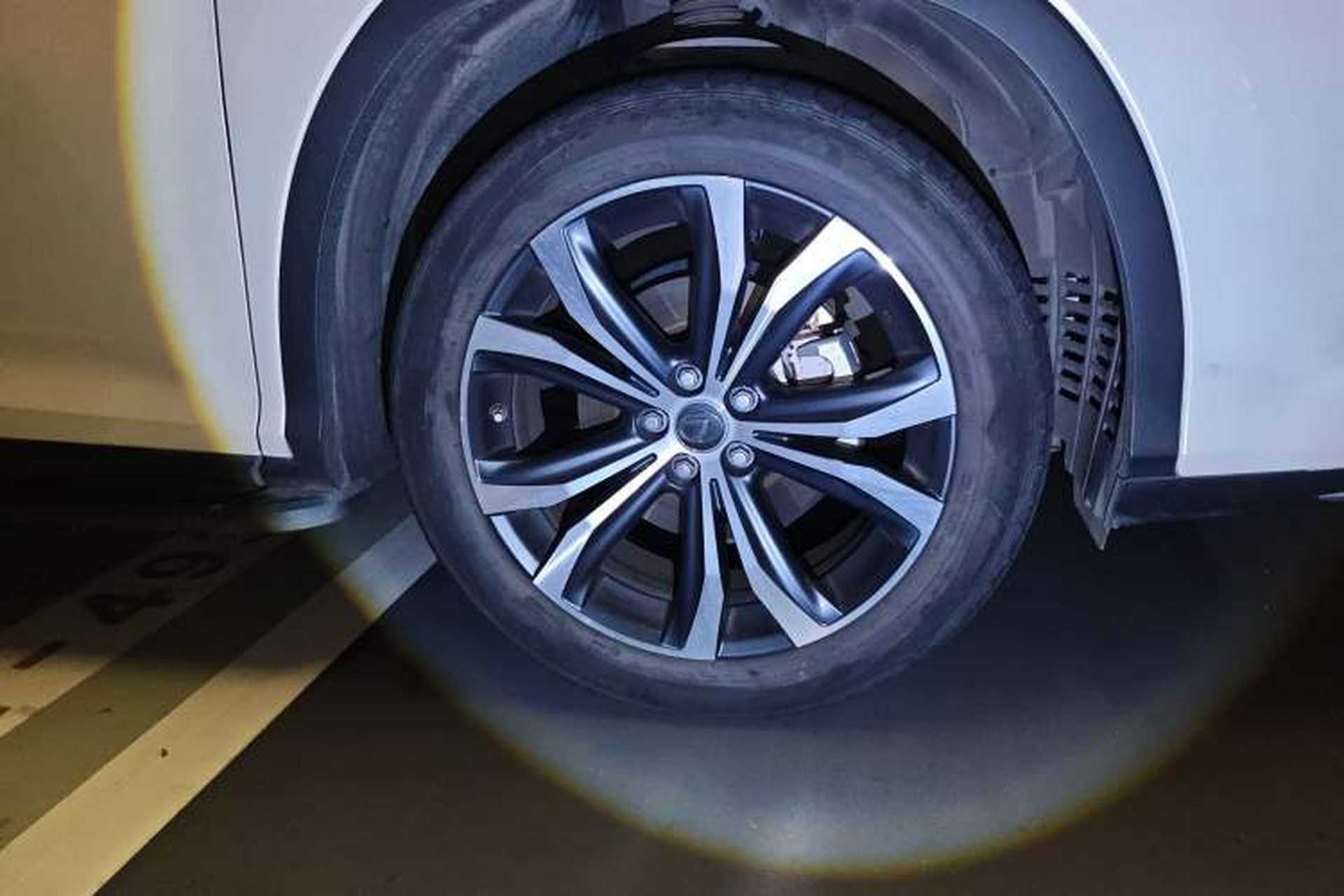 Used Lexus RX 2020 Facelifted 300 4x4 Elegant Edition Right Front Wheel Hub