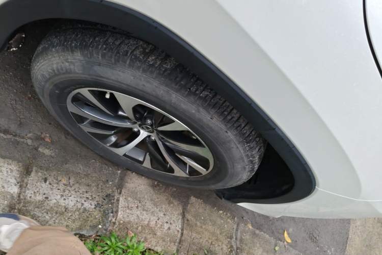 Used Lexus RX 2020 Revised Version 300 Two-Wheel Drive Comfort Edition Right Front Wheel Hub
