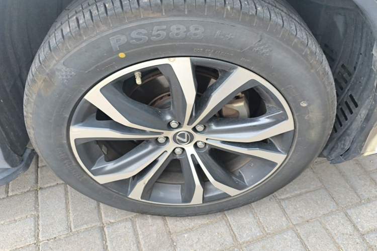 Used Lexus RX 2020 Revised Version 450h Four-Wheel Drive Elegant Edition Right Front Wheel Hub