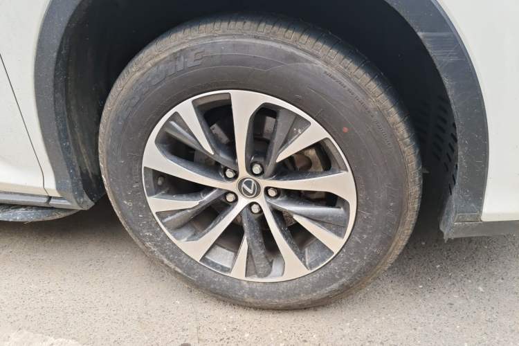 Used Lexus RX 2020 Revised Version 300 Two-Wheel Drive Elite Edition Right Front Wheel Hub