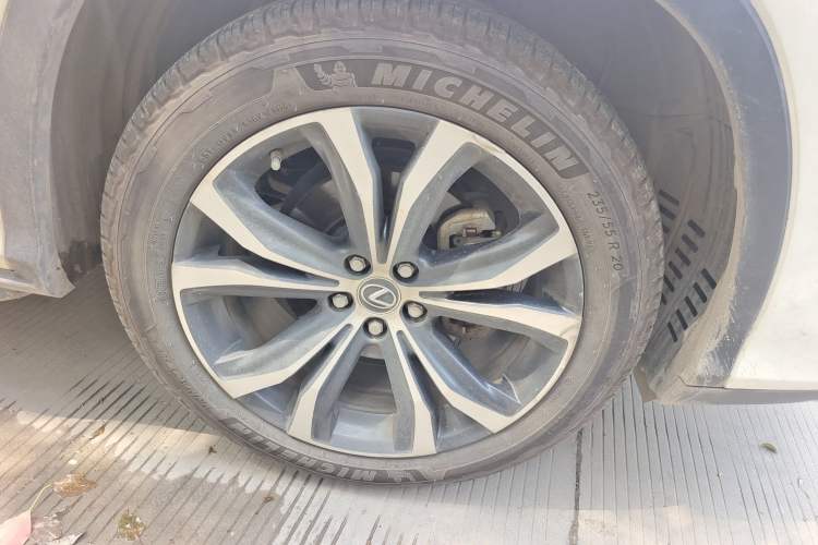Used Lexus RX 2020 Facelifted 300 4x4 Elegant Edition Right Front Wheel Hub