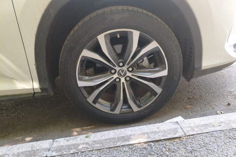 Used Lexus RX 2020 Facelifted 300 4x4 Elegant Edition Right Front Wheel Hub