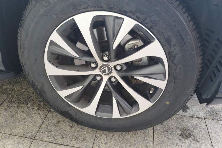 Used Lexus RX 2020 Revised Version 300 Two-Wheel Drive Comfort Edition Right Front Wheel Hub