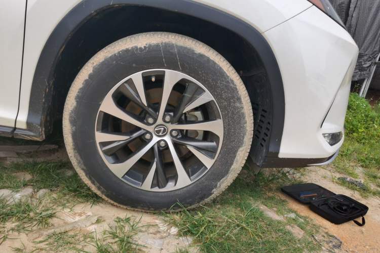 Used Lexus RX 2020 300 Two-Wheel Drive Elite Edition China VI Standard Right Front Wheel Hub